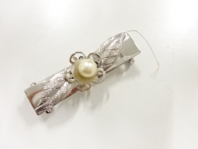 JAPANESE KIMONO / ANTIQUE OBIDOME (SASH CLIP) / PEARL